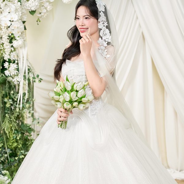 Bản sao của HLE07475